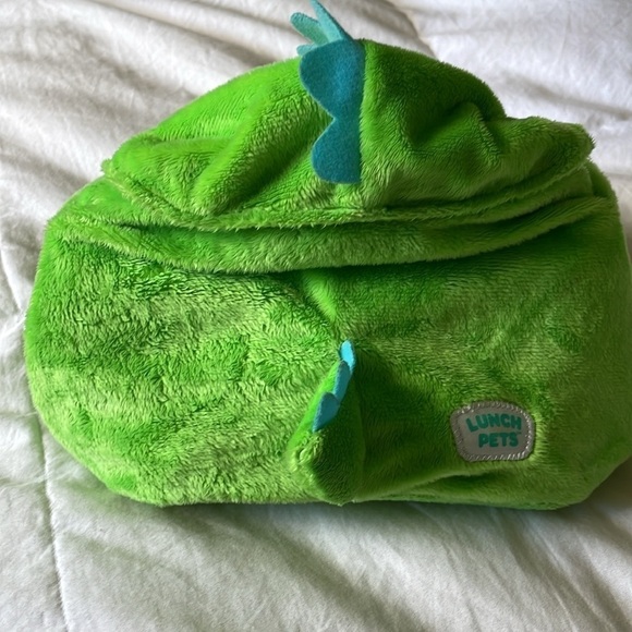 LUNCH PETS | Kids | Munchosaur| Insulated Lunch Box with Clipped Hands Handles - Picture 7 of 16